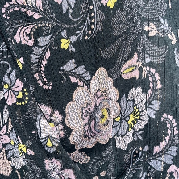 Sheer beautiful blouse. - Picture 2 of 3